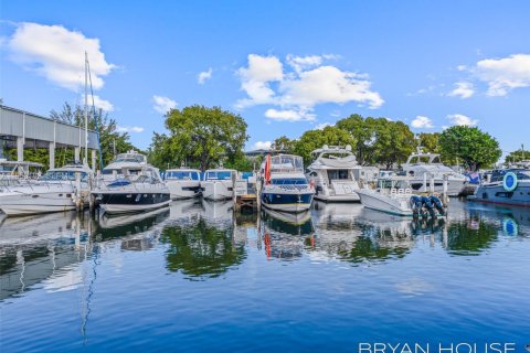 Villa ou maison à vendre à Miami, Floride: 3 chambres, 128.11 m2 № 2054655 - photo 6