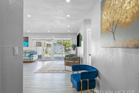 Villa ou maison à vendre à Miami, Floride: 3 chambres, 128.11 m2 № 2054655 - photo 5