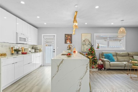 Villa ou maison à vendre à Miami, Floride: 3 chambres, 128.11 m2 № 2054655 - photo 9