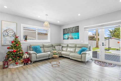 Villa ou maison à vendre à Miami, Floride: 3 chambres, 128.11 m2 № 2054655 - photo 15