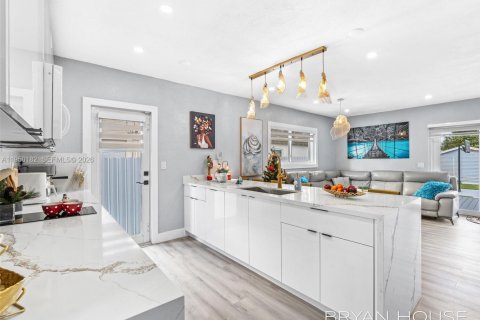 Villa ou maison à vendre à Miami, Floride: 3 chambres, 128.11 m2 № 2054655 - photo 3