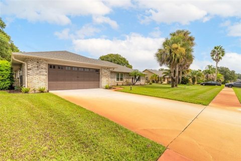 House in Daytona Beach, Florida 3 bedrooms, 218.51 sq.m. № 2358345 - photo 2