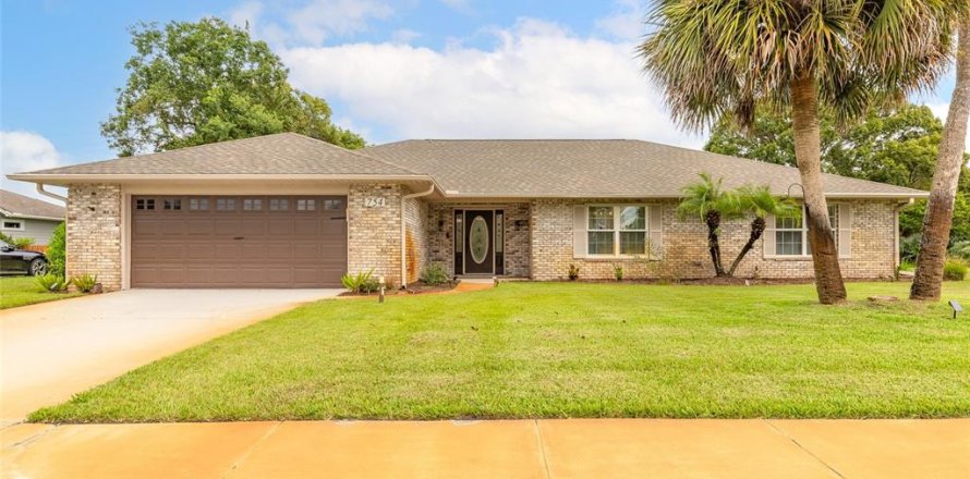 House in Daytona Beach, Florida 3 bedrooms, 218.51 sq.m. № 2358345
