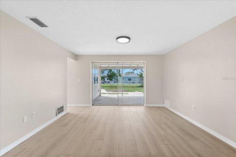 House in Rotonda, Florida 3 bedrooms, 127.09 sq.m. № 2219591 - photo 14