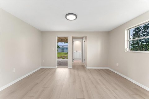 House in Rotonda, Florida 3 bedrooms, 127.09 sq.m. № 2219591 - photo 21