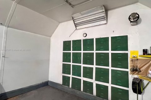 Купить коммерческую недвижимость в Хайалиа, Флорида № 2012747 - фото 10