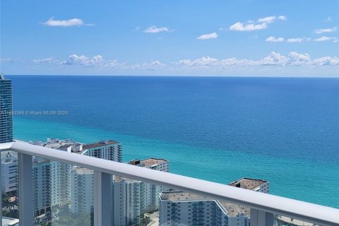 Condominio en venta en Hollywood, Florida, 2 dormitorios, 98.48 m2 № 1931448 - foto 15