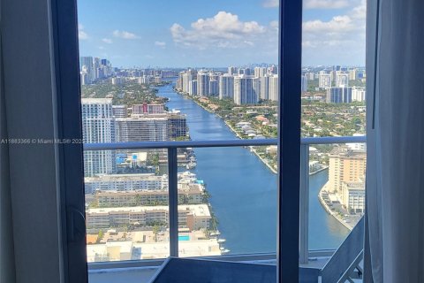 Condominio en venta en Hollywood, Florida, 2 dormitorios, 98.48 m2 № 1931448 - foto 14