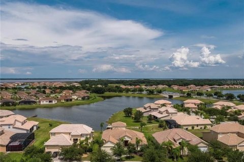 House in Kissimmee, Florida 4 bedrooms, 281.68 sq.m. № 2217269 - photo 4