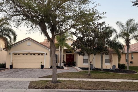 House in Kissimmee, Florida 4 bedrooms, 281.68 sq.m. № 2217269 - photo 3