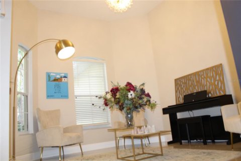 House in Kissimmee, Florida 4 bedrooms, 281.68 sq.m. № 2217269 - photo 11