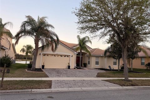 House in Kissimmee, Florida 4 bedrooms, 281.68 sq.m. № 2217269