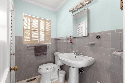 House in Lady Lake, Florida 4 bedrooms, 306.02 sq.m. № 1778680 - photo 28