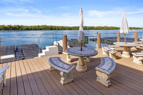 Condo in Hollywood, Florida, 1 bedroom  № 2059775 - photo 24