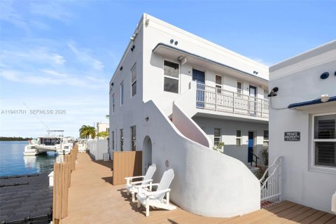 Condo in Hollywood, Florida, 1 bedroom  № 2059775 - photo 21