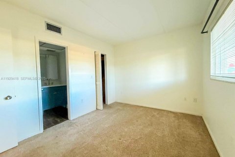 Condominio en alquiler en Venice, Florida, 2 dormitorios № 1989368 - foto 5