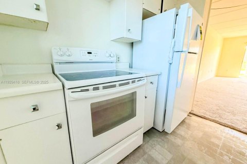 Condominio en alquiler en Venice, Florida, 2 dormitorios № 1989368 - foto 11