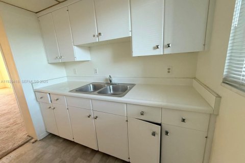 Condominio en alquiler en Venice, Florida, 2 dormitorios № 1989368 - foto 12