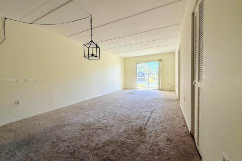 Condominio en alquiler en Venice, Florida, 2 dormitorios № 1989368 - foto 7