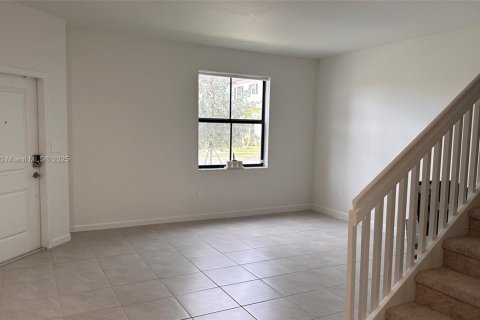 Townhouse in Homestead, Florida 3 bedrooms, 149.76 sq.m. № 1867615 - photo 1