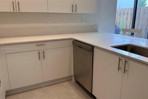 Townhouse in Homestead, Florida 3 bedrooms, 149.76 sq.m. № 1867615 - photo 3