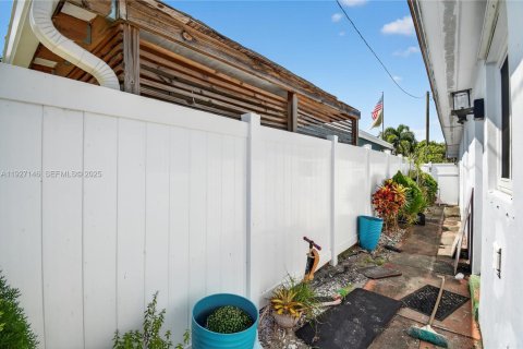 Villa ou maison à louer à Oakland Park, Floride: 3 chambres, 117.34 m2 № 1986191 - photo 25