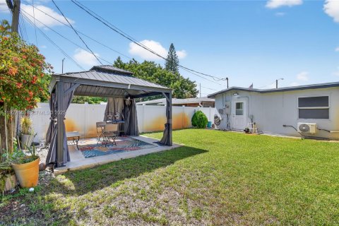 Villa ou maison à louer à Oakland Park, Floride: 3 chambres, 117.34 m2 № 1986191 - photo 24