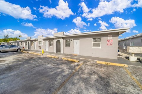 Купить коммерческую недвижимость в Опа-Локка, Флорида № 1985623 - фото 5