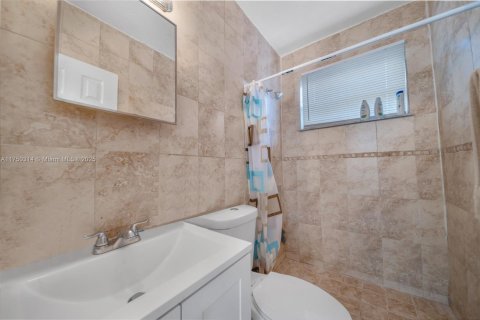 Купить коммерческую недвижимость в Опа-Локка, Флорида № 1985623 - фото 13