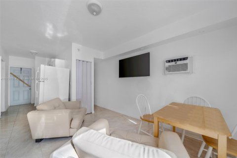 Купить коммерческую недвижимость в Опа-Локка, Флорида № 1985623 - фото 9