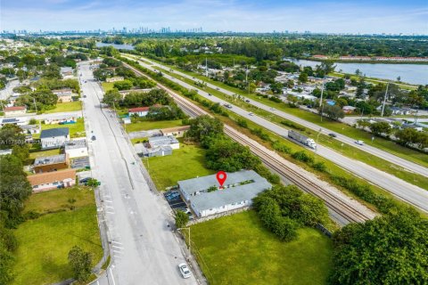 Купить коммерческую недвижимость в Опа-Локка, Флорида № 1985623 - фото 30