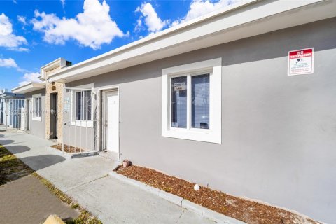 Купить коммерческую недвижимость в Опа-Локка, Флорида № 1985623 - фото 17