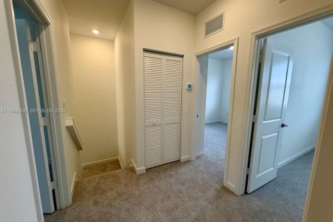 Снять в аренду таунхаус в Флорида-Сити, Флорида 3 спальни, 127.83м2, № 2005187 - фото 22