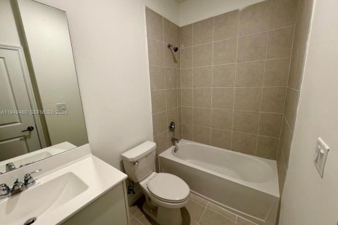 Снять в аренду таунхаус в Флорида-Сити, Флорида 3 спальни, 127.83м2, № 2005187 - фото 28