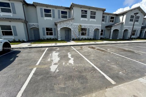 Снять в аренду таунхаус в Флорида-Сити, Флорида 3 спальни, 127.83м2, № 2005187 - фото 5
