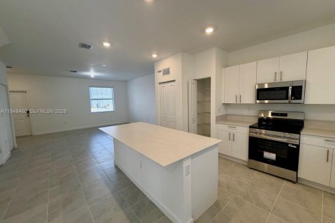 Снять в аренду таунхаус в Флорида-Сити, Флорида 3 спальни, 127.83м2, № 2005187 - фото 15