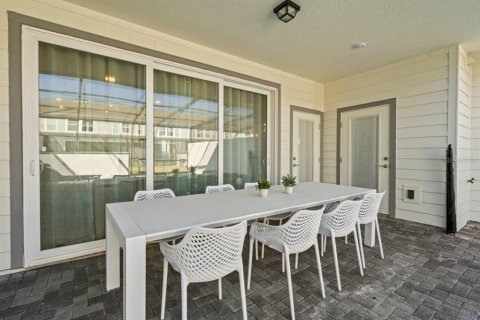 Townhouse in Clermont, Florida 5 bedrooms, 211.91 sq.m. № 2116724 - photo 10