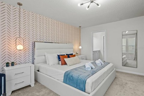 Townhouse in Clermont, Florida 5 bedrooms, 211.91 sq.m. № 2116724 - photo 18