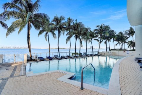 Copropriété à vendre à Miami, Floride: 2 chambres, 127.09 m2 № 2052214 - photo 15