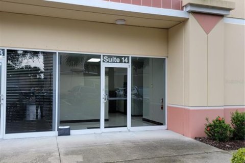 Commercial property in Venice, Florida 215.35 sq.m. № 2400290