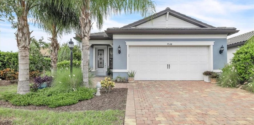 House in Lakewood Ranch, Florida 3 bedrooms, 153.29 sq.m. № 2324199