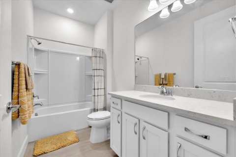 House in Lakewood Ranch, Florida 3 bedrooms, 153.29 sq.m. № 2324199 - photo 23