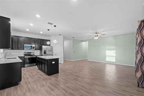 House in Haines City, Florida 4 bedrooms, 171.68 sq.m. № 1843086 - photo 5