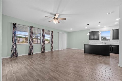 House in Haines City, Florida 4 bedrooms, 171.68 sq.m. № 1843086 - photo 3
