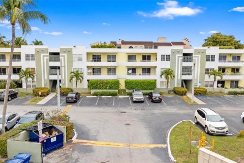 Купить кондоминиум в Майами, Флорида 2 спальни, 97.55м2, № 1984949 - фото 1