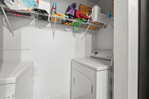 Купить кондоминиум в Майами, Флорида 2 спальни, 97.55м2, № 1984949 - фото 20