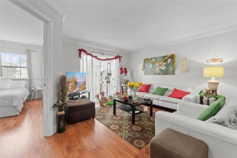 Купить кондоминиум в Майами, Флорида 2 спальни, 97.55м2, № 1984949 - фото 11