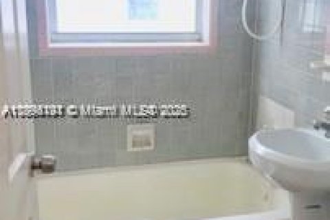 Immobilier commercial à vendre à Miami Beach, Floride № 1948130 - photo 8