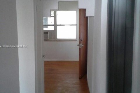 Immobilier commercial à vendre à Miami Beach, Floride № 1948130 - photo 10