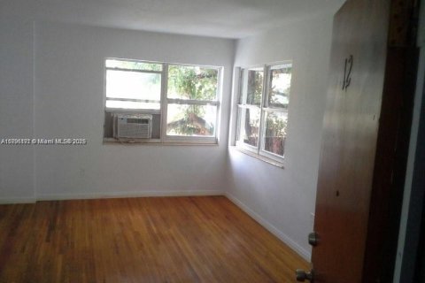 Propiedad comercial en venta en Miami Beach, Florida № 1948130 - foto 16